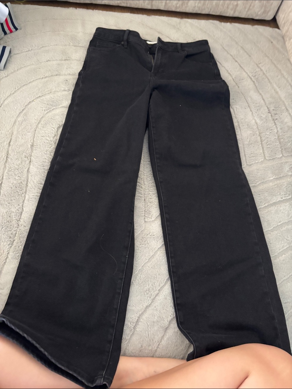 Straight Leg Women's Jeans in Black